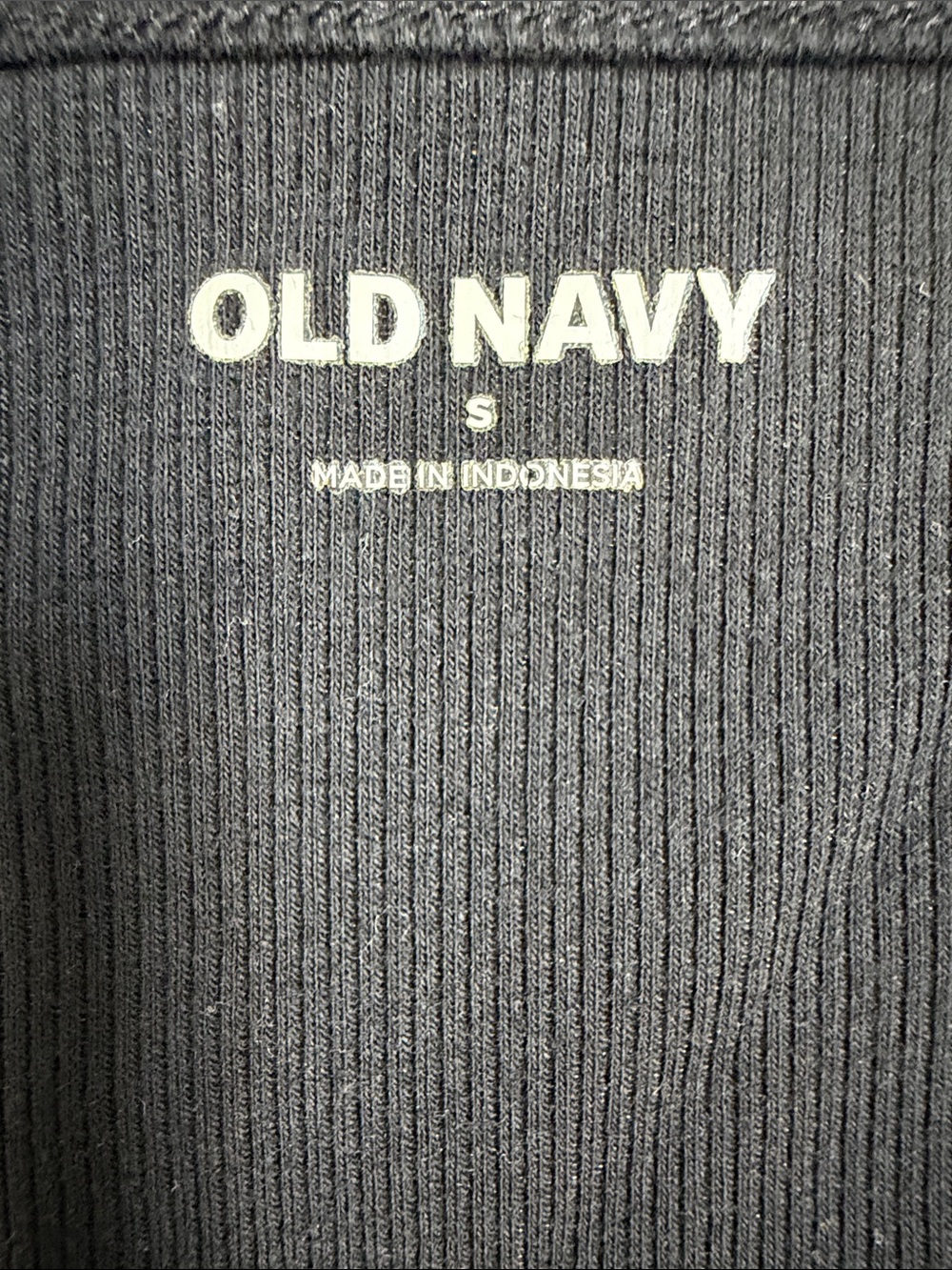 Old Navy Ruched V-Neck Tee - Picture 5 of 6